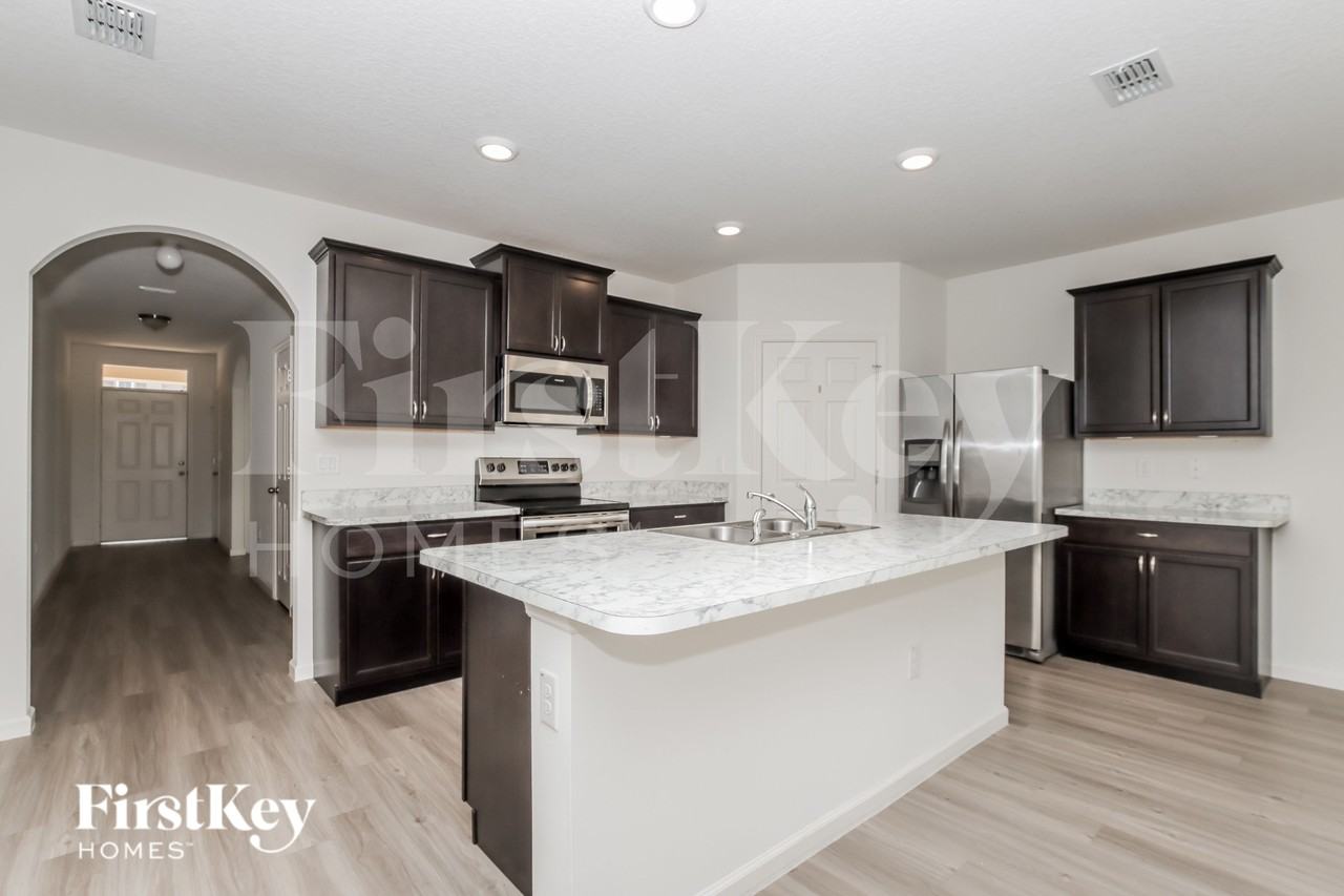 915 Newton Cir - Photo 6 of 16