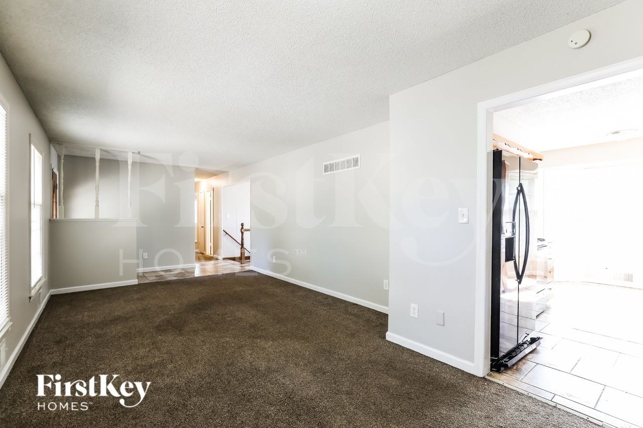 8921 E 90th Ter - Photo 4 of 15