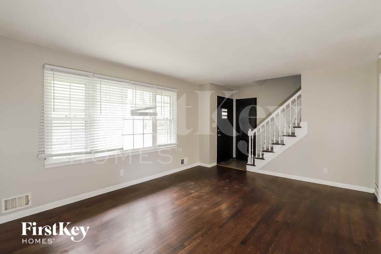 8712 Marty Ln - Photo 3 of 19