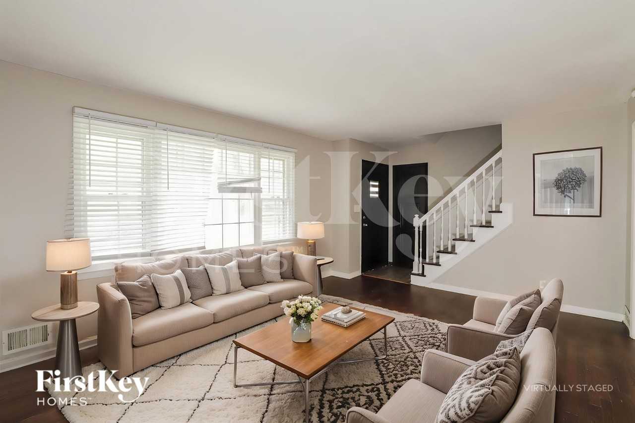 8712 Marty Ln - Photo 4 of 19