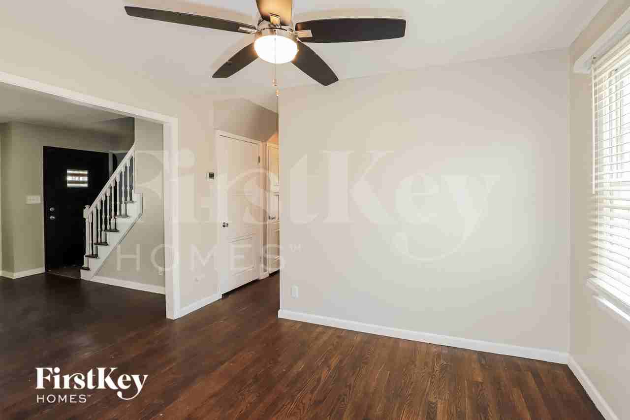 8712 Marty Ln - Photo 5 of 19