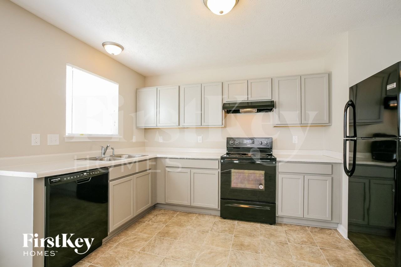 8107 Grove Berry Way - Photo 7 of 16