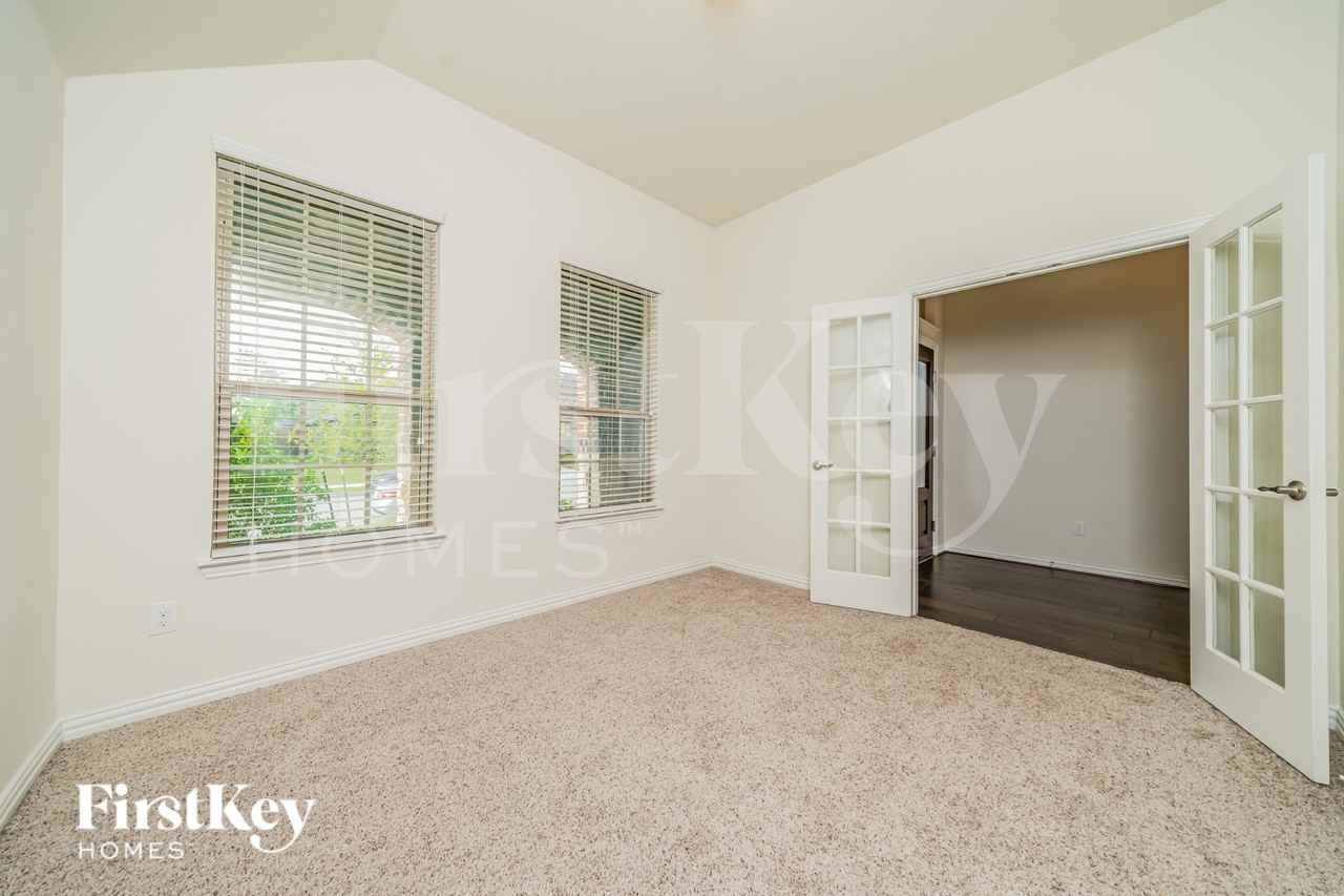 805 Joaquin Way - Photo 7 of 16