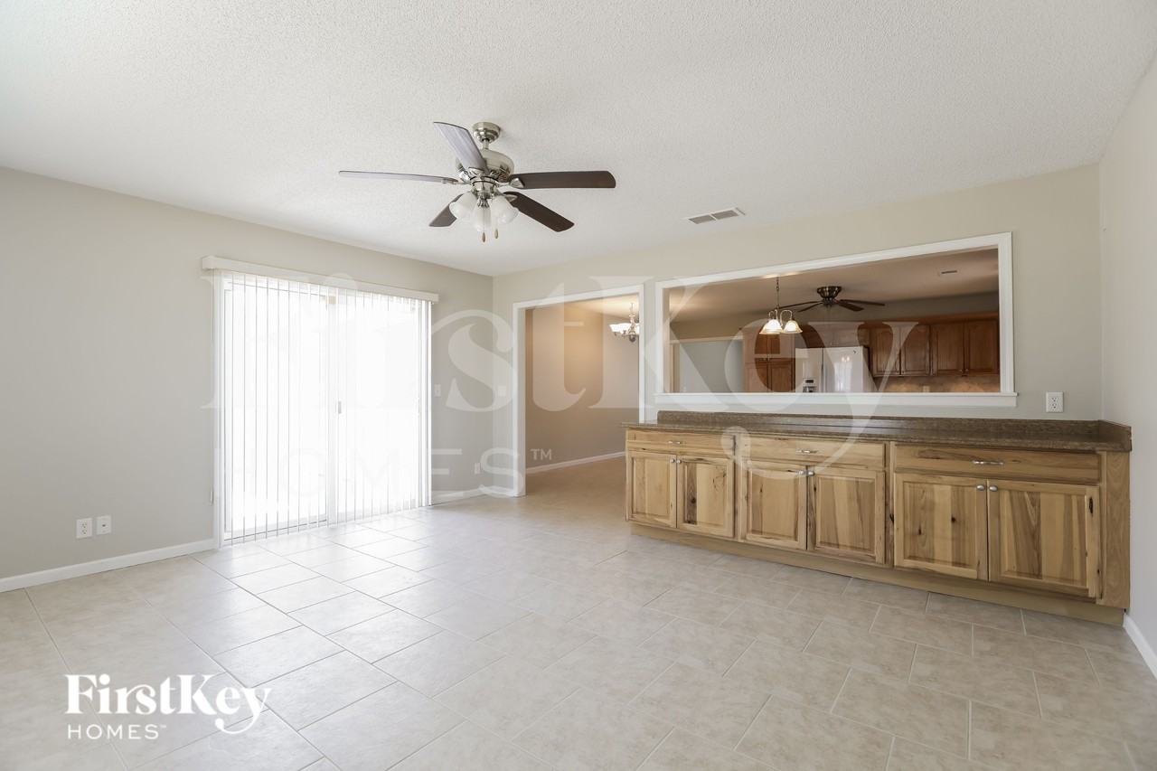 724 Bristol Dr - Photo 6 of 16