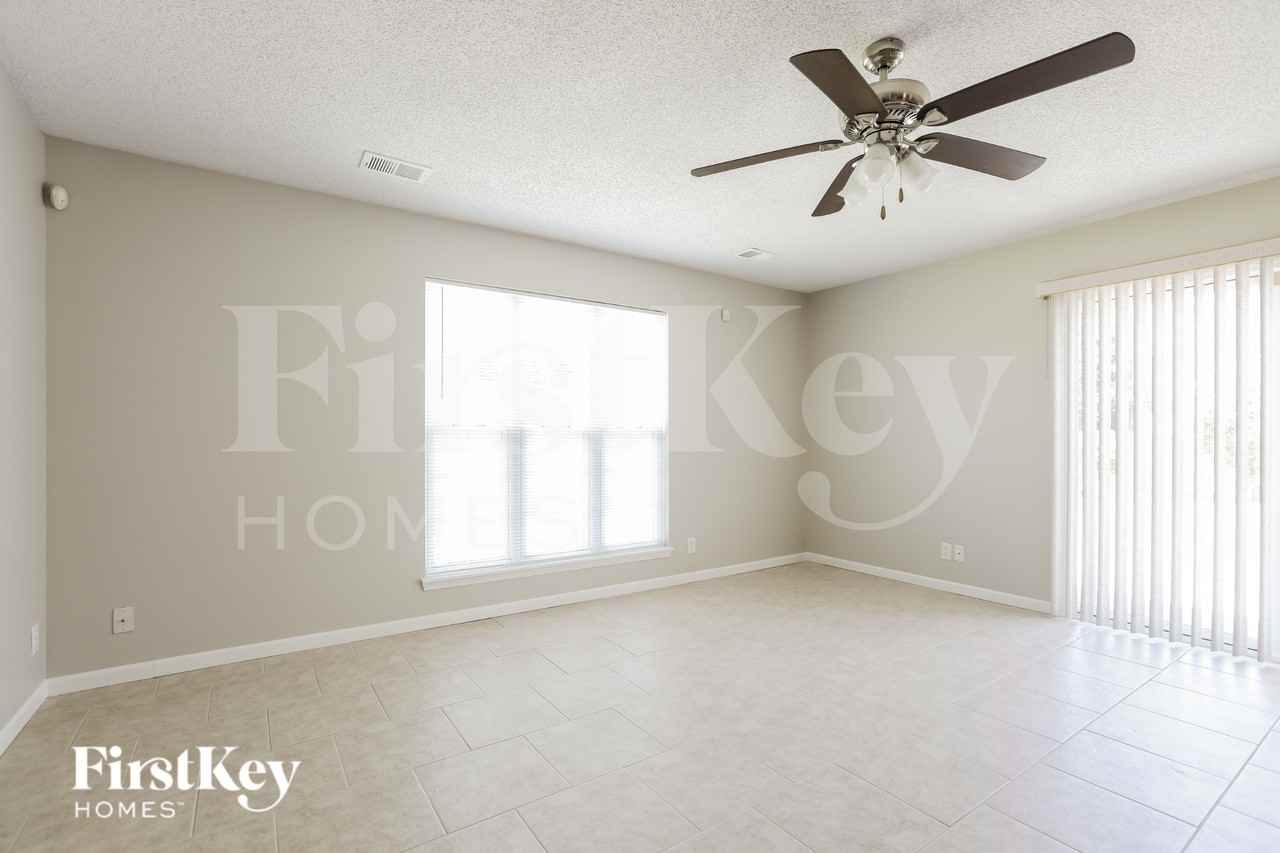 724 Bristol Dr - Photo 7 of 16