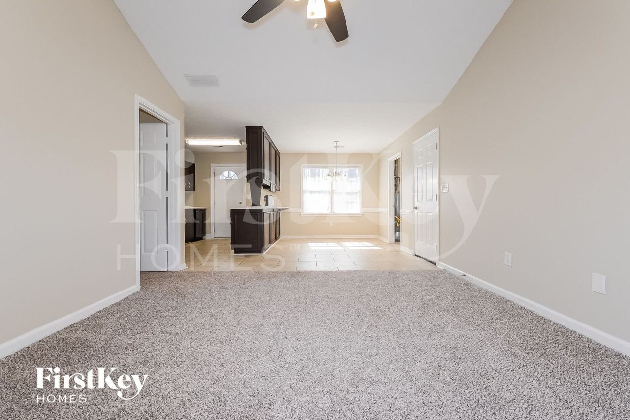 705 Mills Dr - Photo 2 of 15