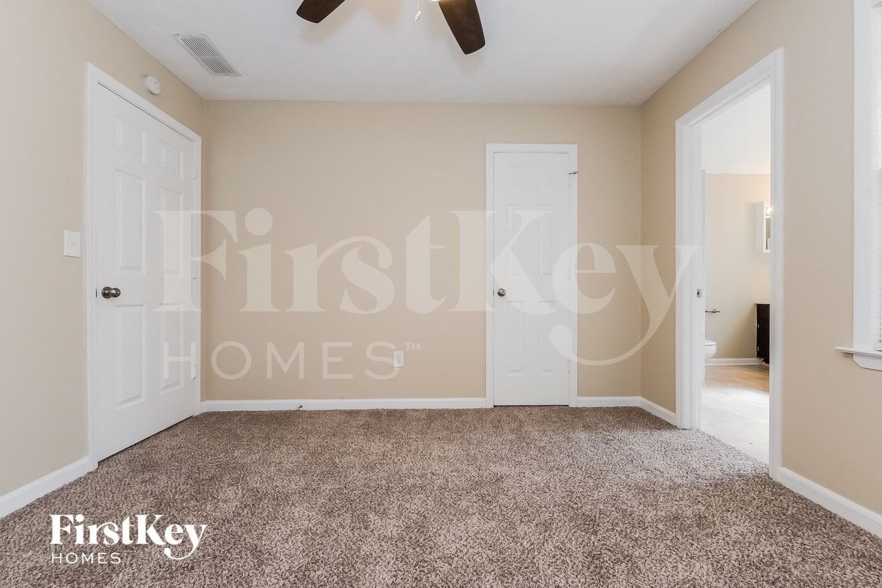 705 Mills Dr - Photo 7 of 15