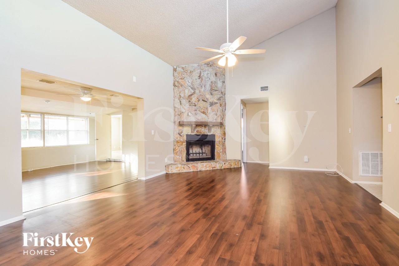 6708 Timberlane West Dr - Photo 4 of 18