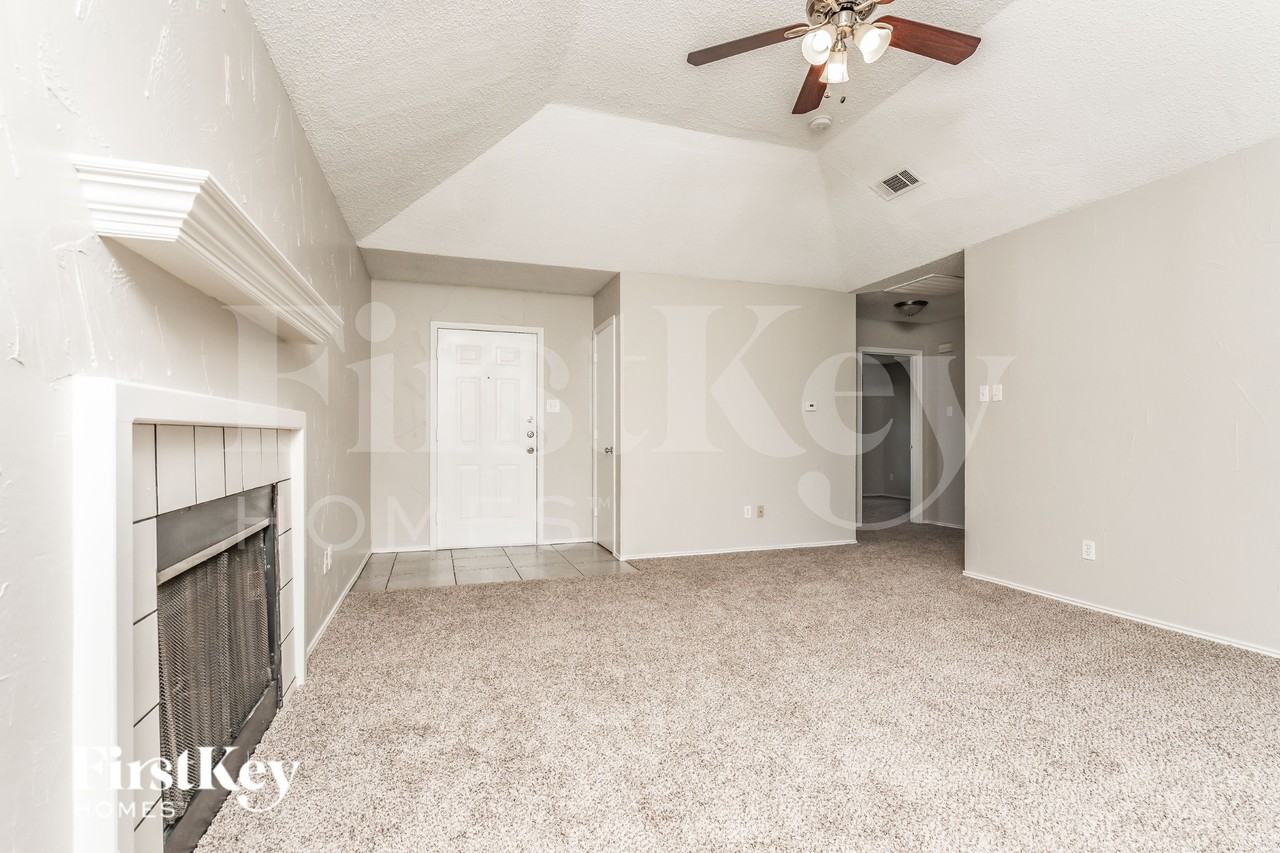 606 Plainview Dr - Photo 5 of 17