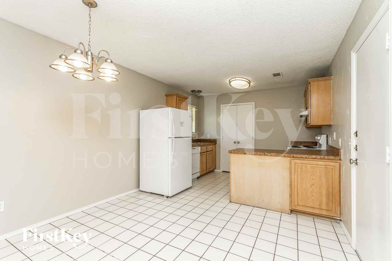 606 Plainview Dr - Photo 7 of 17