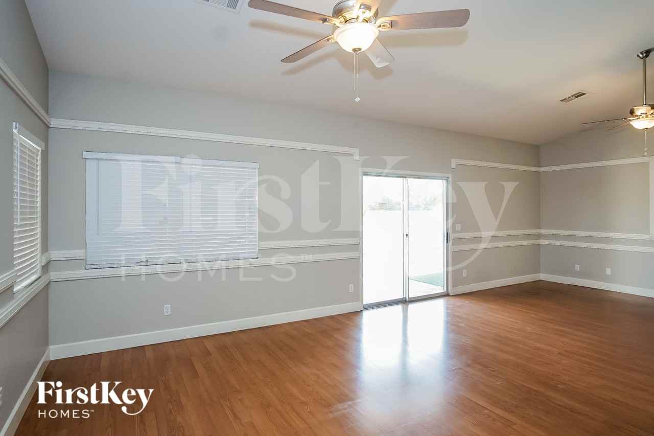 5900 Kane Holly St - Photo 6 of 18