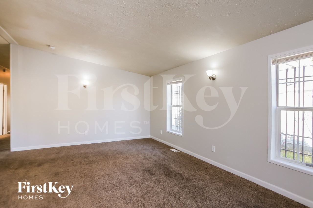5650 Askew Ave - Photo 3 of 18