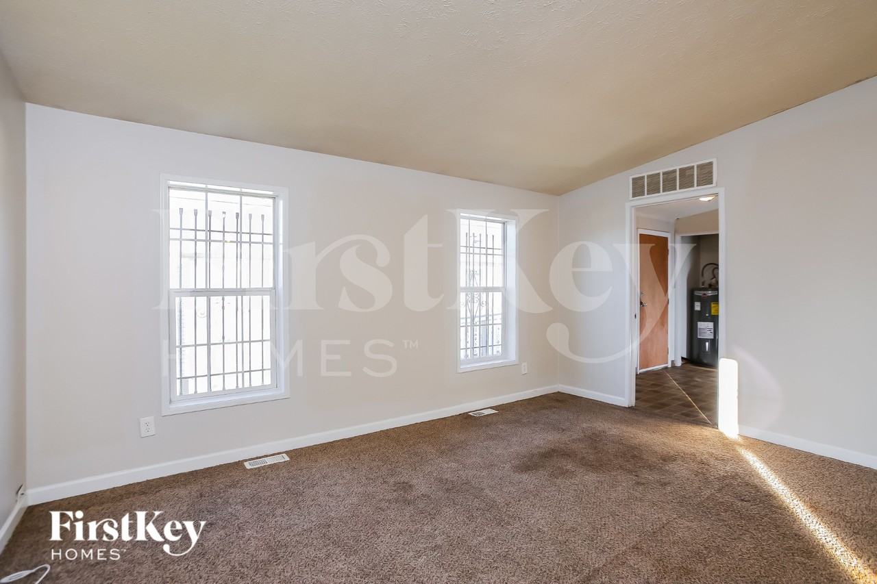 5650 Askew Ave - Photo 6 of 18