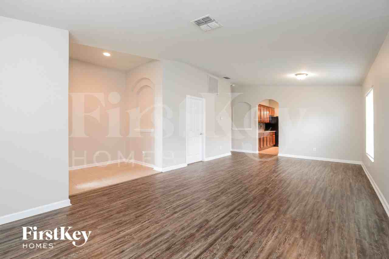 5525 106th Ave E - Photo 5 of 17