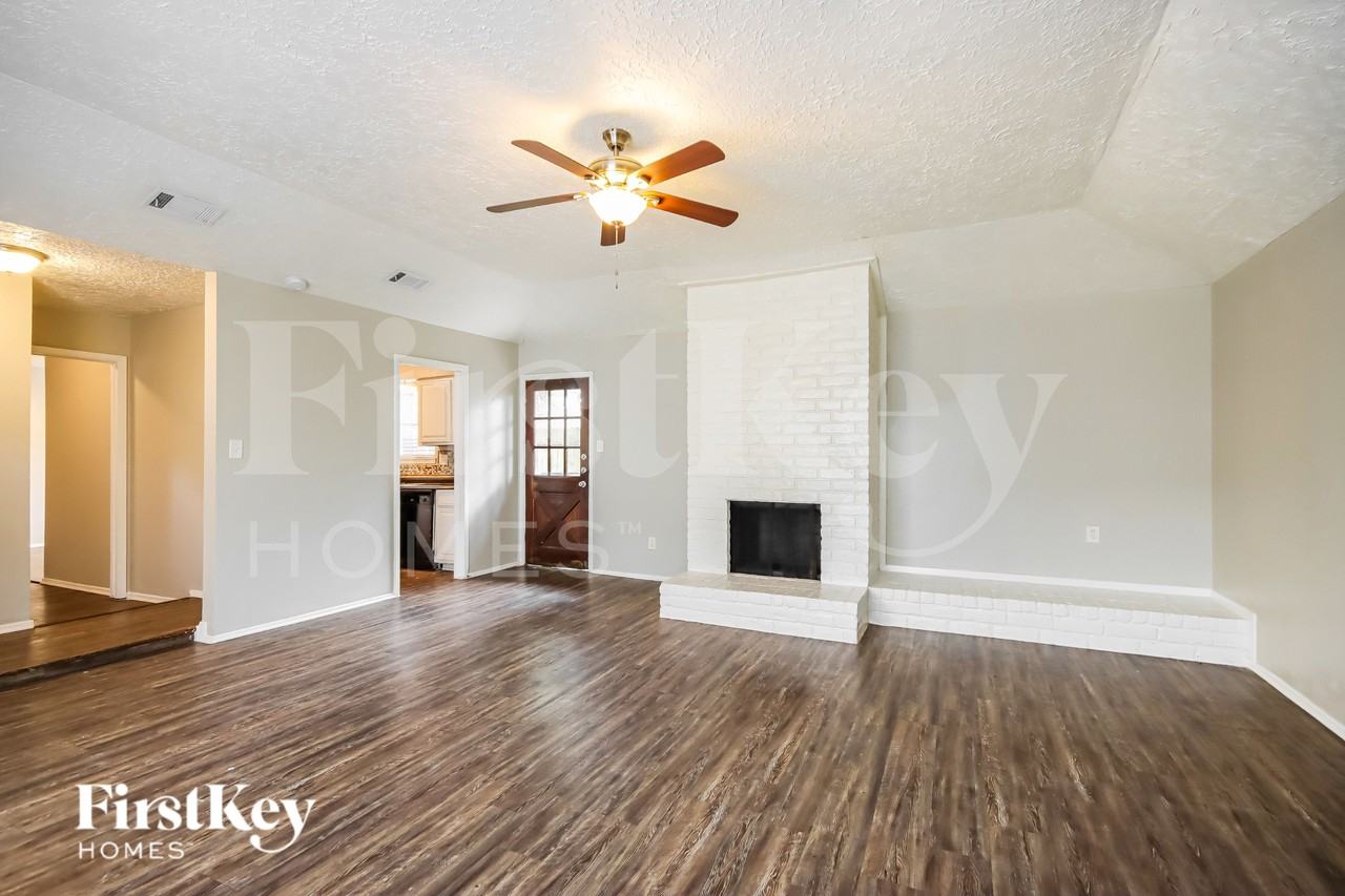 5506 Maplegate Dr - Photo 3 of 19