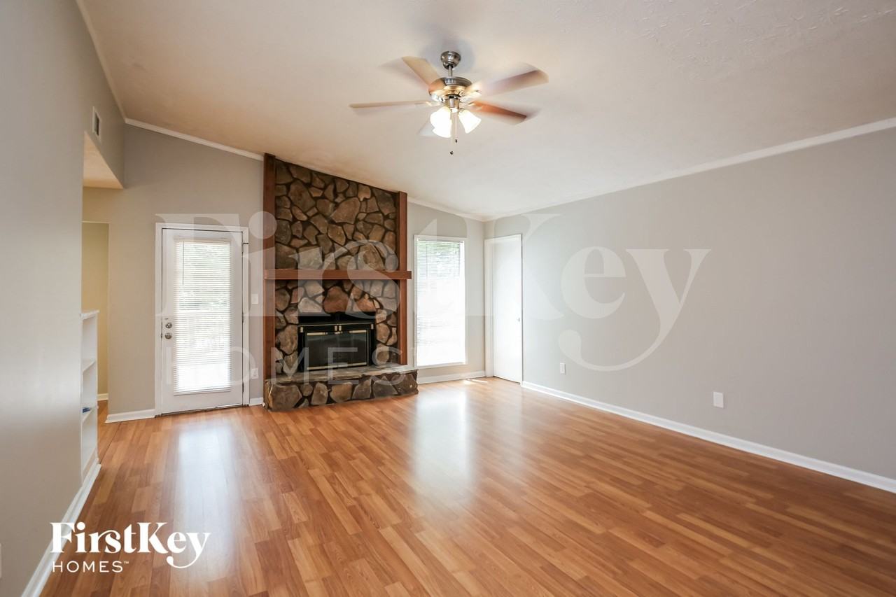 5301 W Jones Bridge Rd - Photo 3 of 15