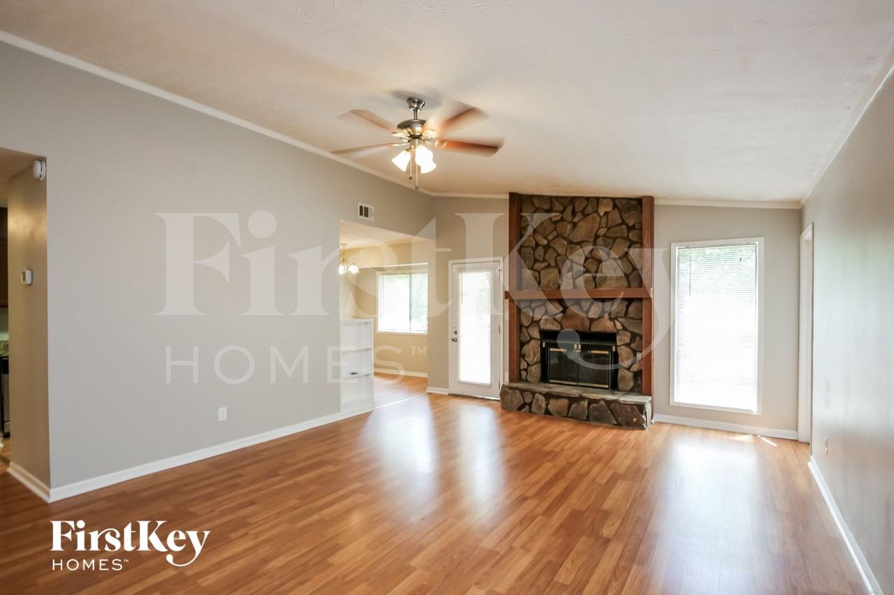 5301 W Jones Bridge Rd - Photo 4 of 15