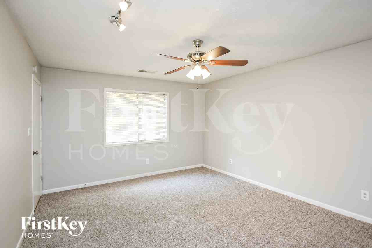 5301 W Jones Bridge Rd - Photo 7 of 15