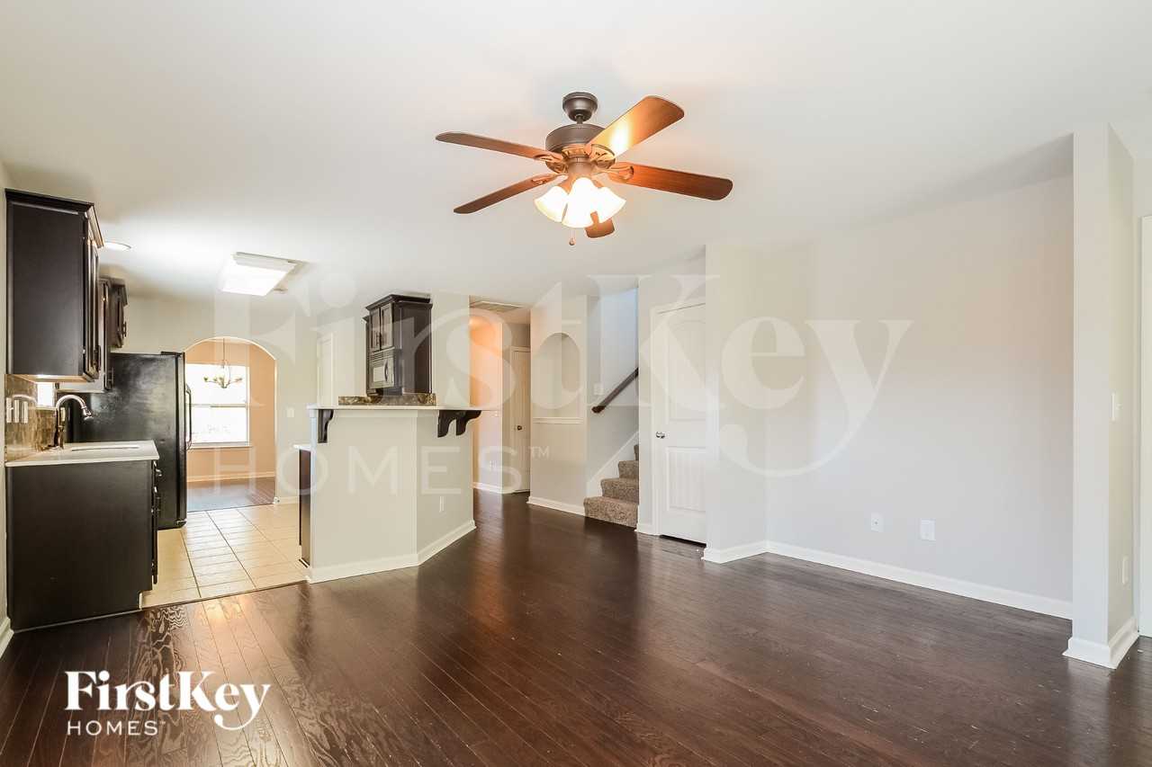 465 W Park Dr - Photo 6 of 16