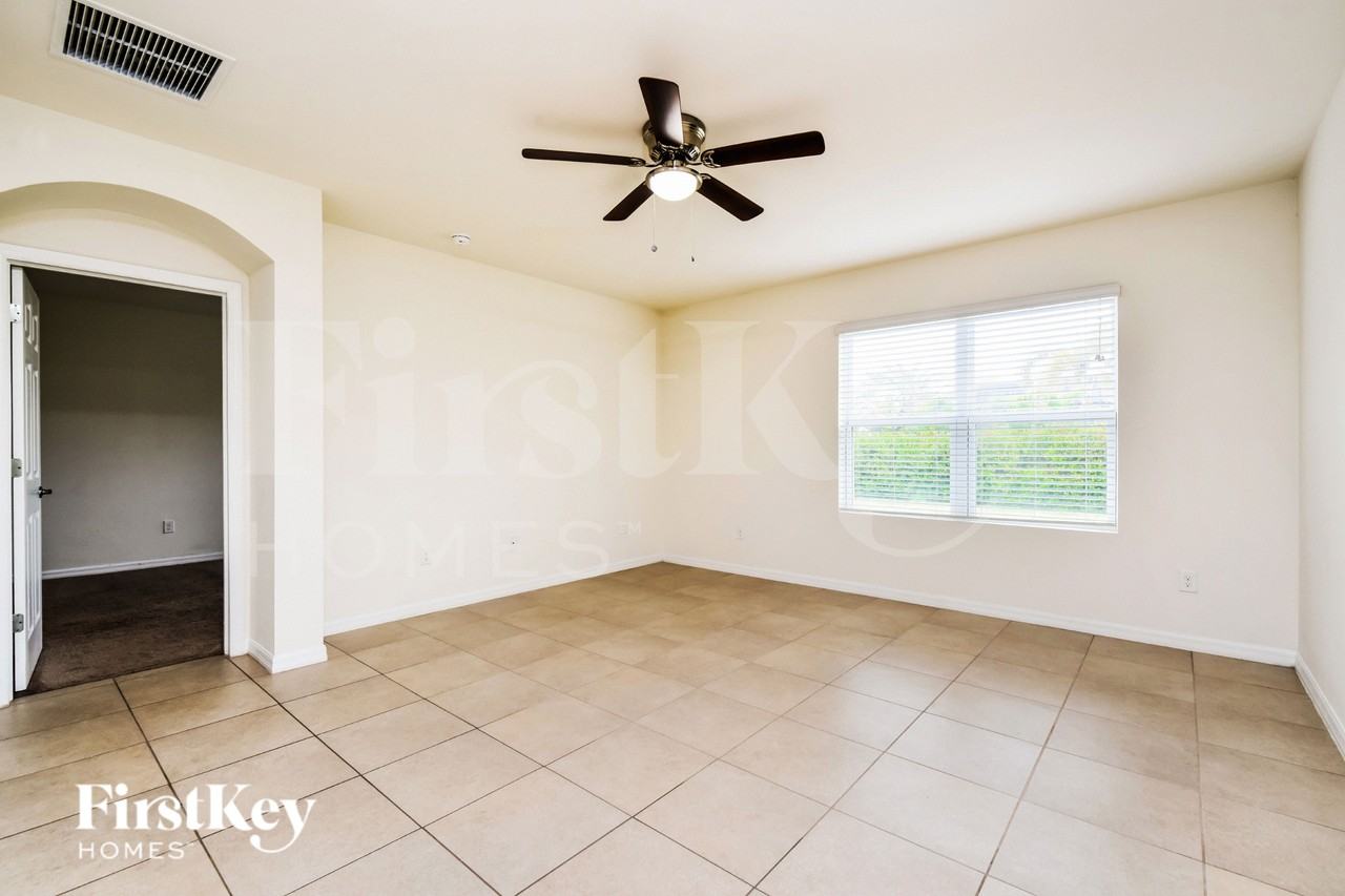 4406 Sw 9th Ave - Photo 5 of 16