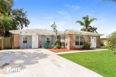 438 Se Streamlet Ave - Photo 1 of 1