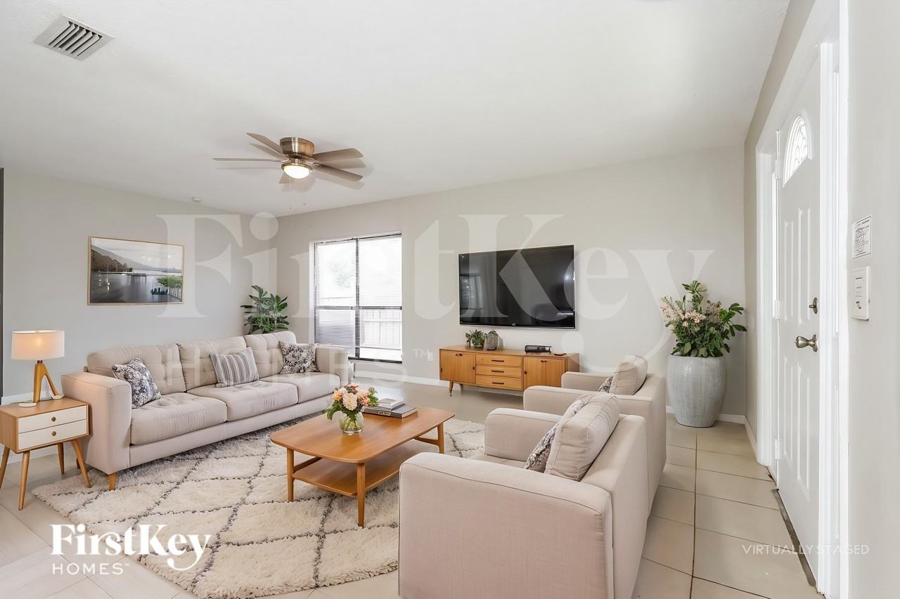 438 Se Streamlet Ave - Photo 7 of 18