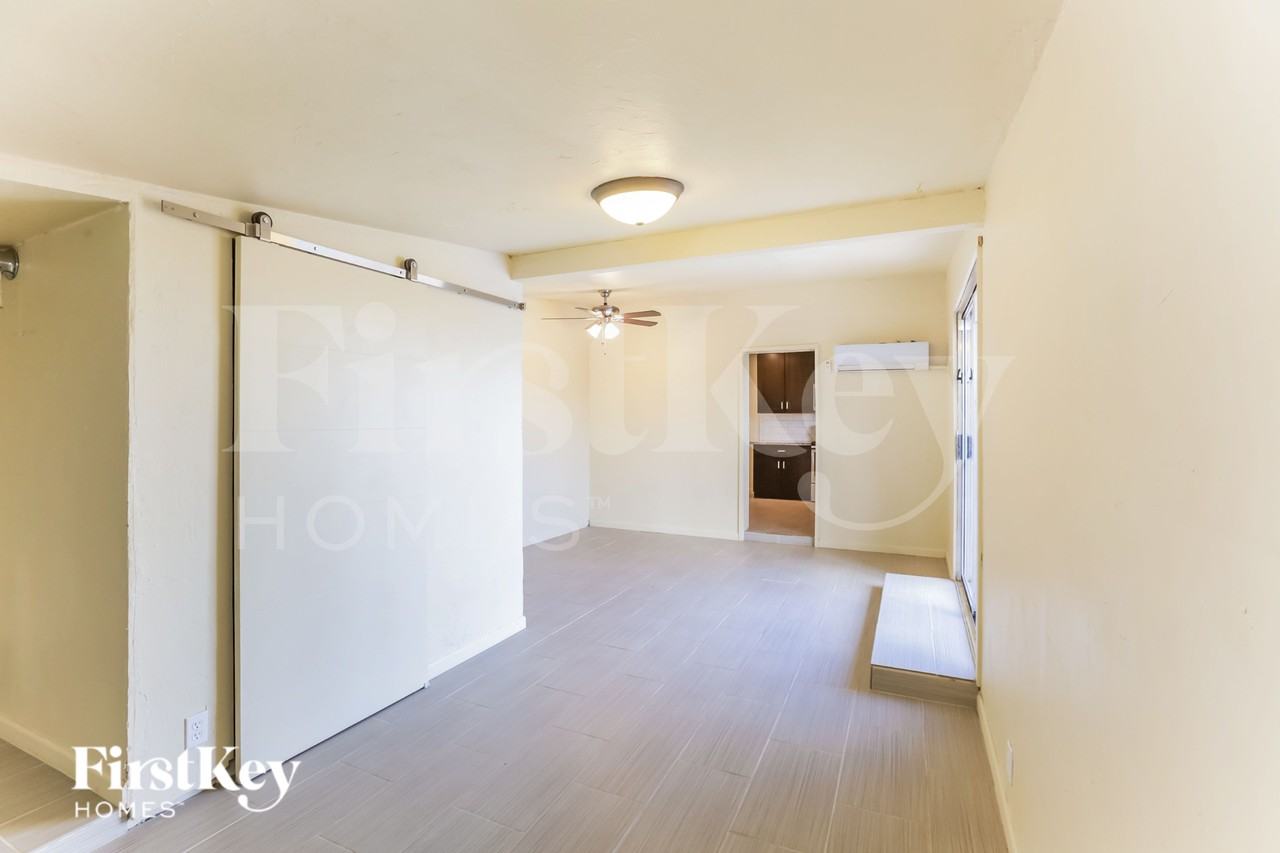 4144 E Almeria Rd - Photo 6 of 18