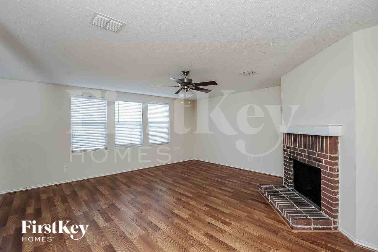 4004 German Pointer Way - Photo 2 of 18