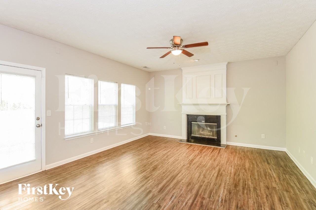 3955 Medlock Park Dr - Photo 2 of 19