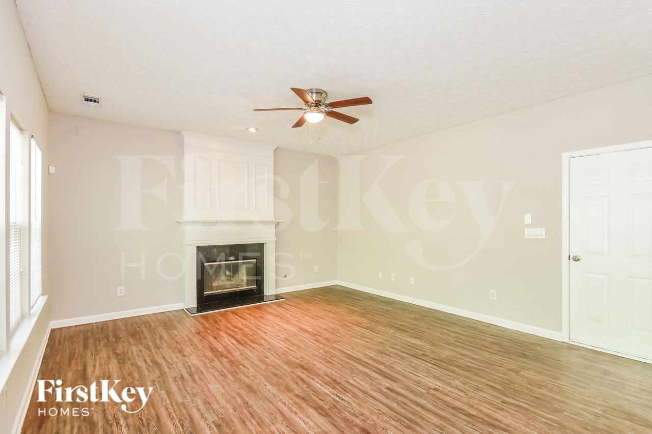 3955 Medlock Park Dr - Photo 3 of 19