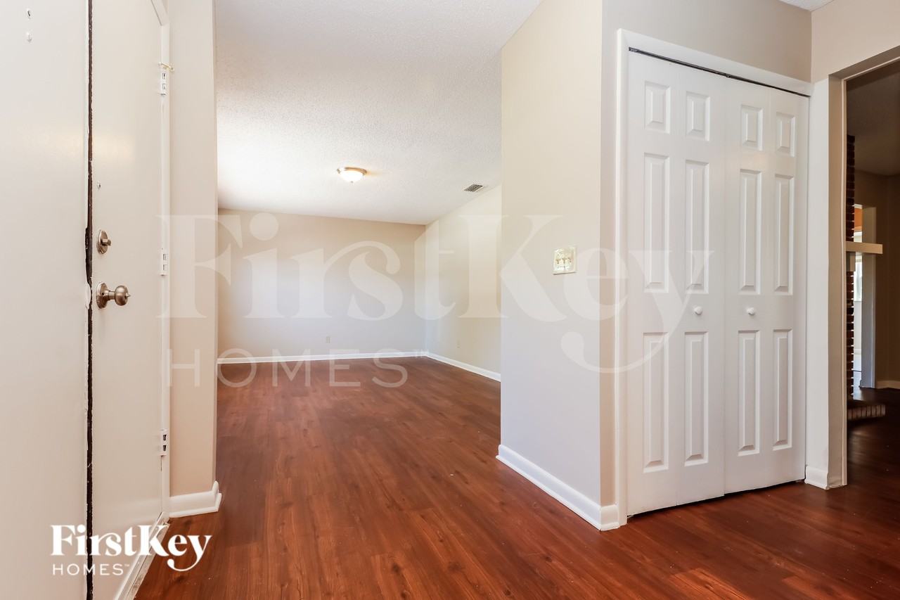 3816 Fieldflower Ct - Photo 3 of 17