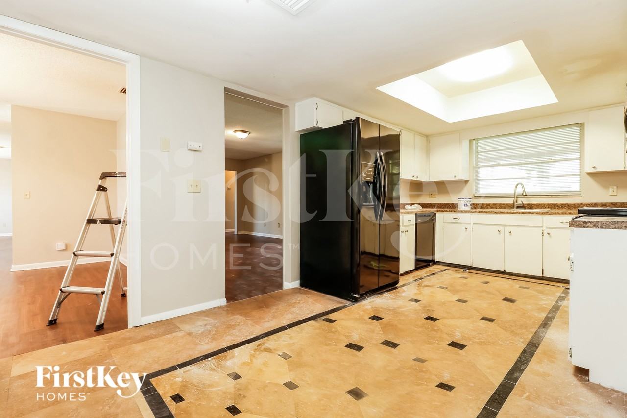 3816 Fieldflower Ct - Photo 6 of 17