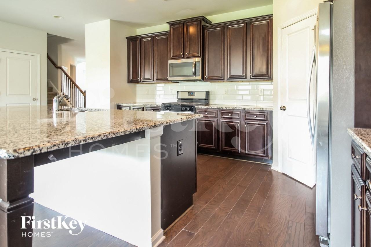 3669 Brightfield Ln - Photo 7 of 15