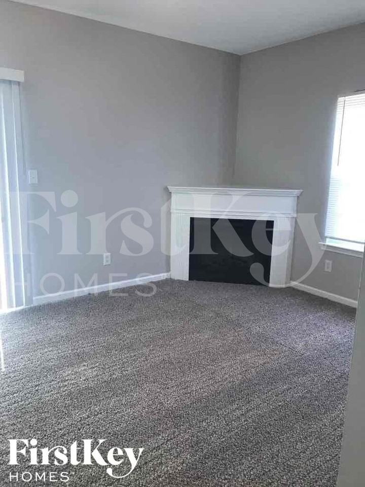 3606 Ginnis Dr Sw #8 - Photo 2 of 17
