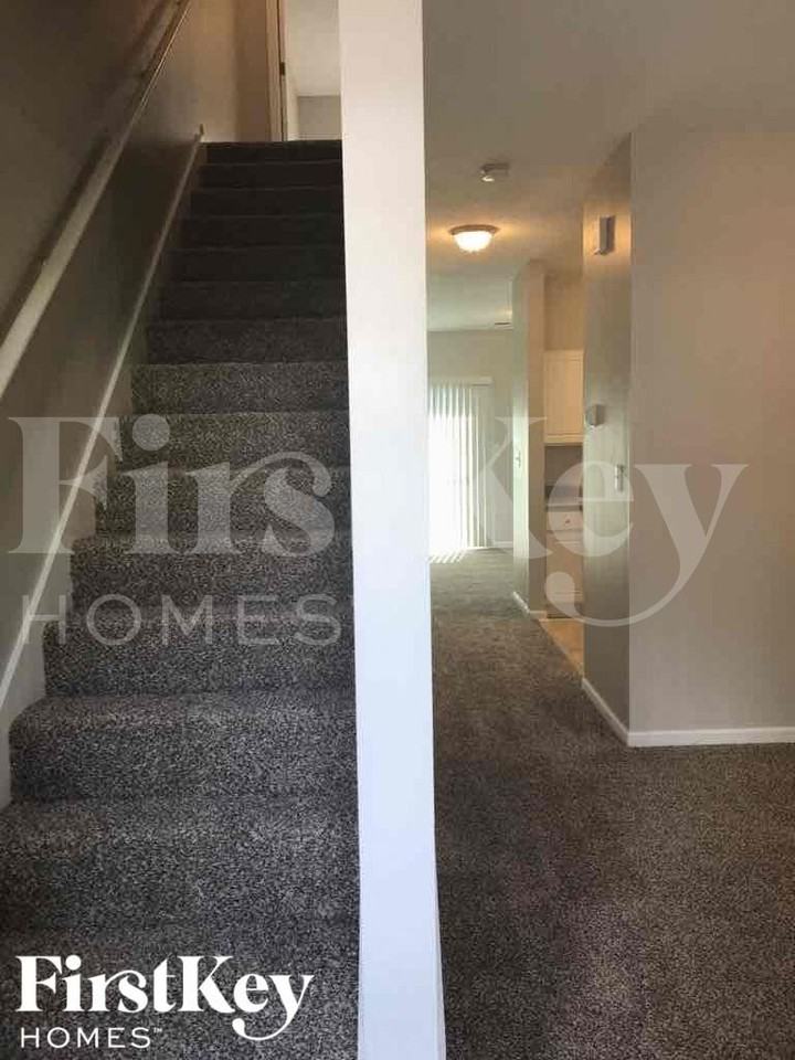 3606 Ginnis Dr Sw #8 - Photo 4 of 17