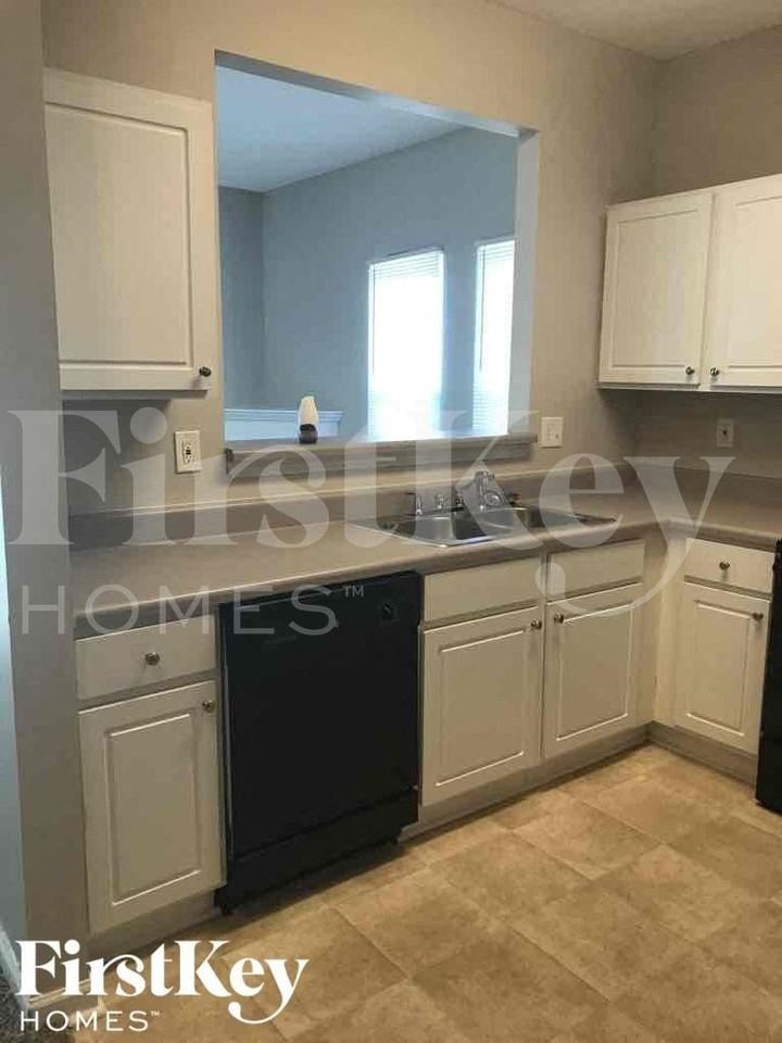 3606 Ginnis Dr Sw #8 - Photo 5 of 17