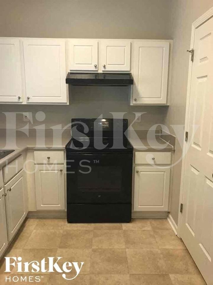 3606 Ginnis Dr Sw #8 - Photo 6 of 17