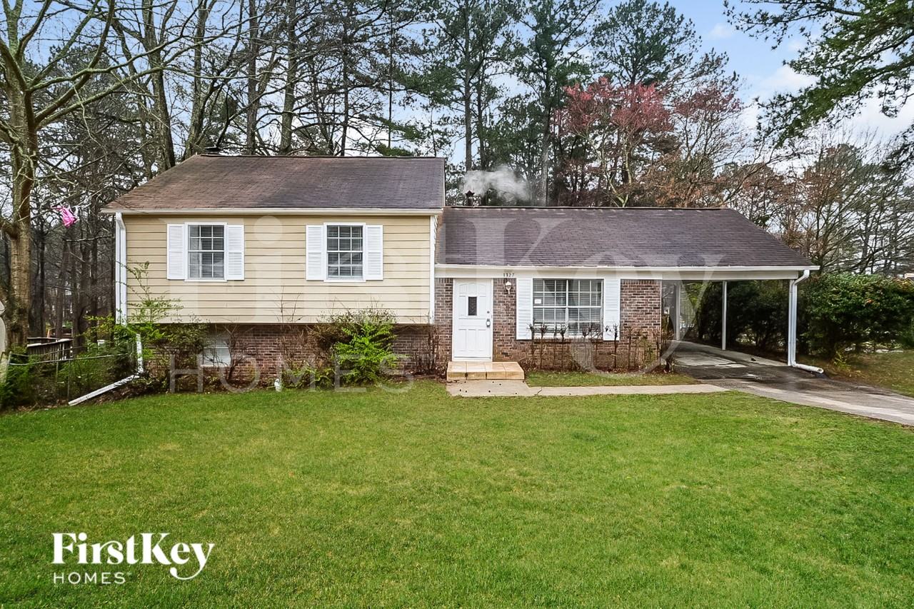 3327 Creekwood Dr - Photo 3 of 16