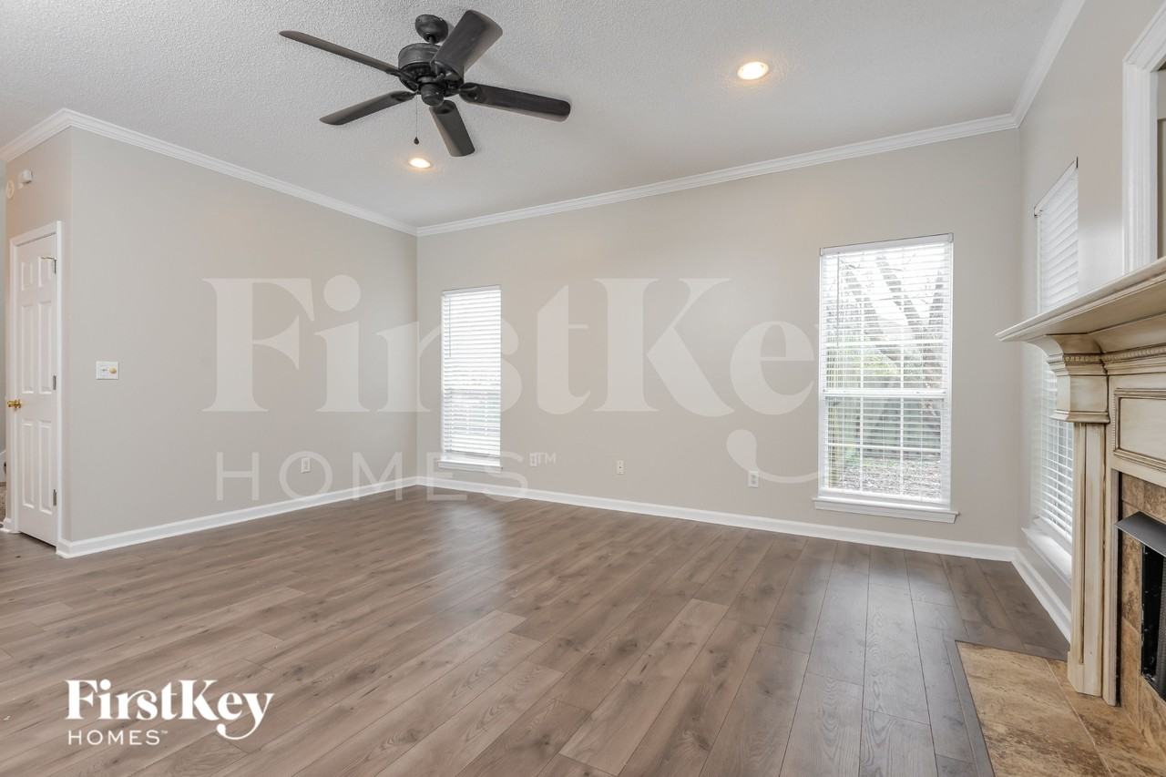 3021 Bowron Rd - Photo 4 of 16