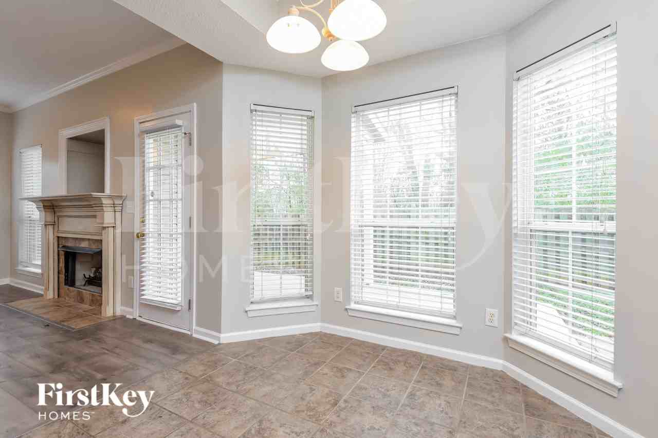 3021 Bowron Rd - Photo 7 of 16