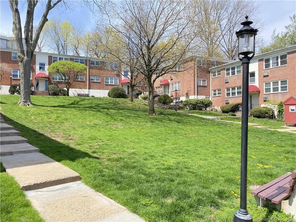 11 Bedford Ave #2 - Photo 4 of 4