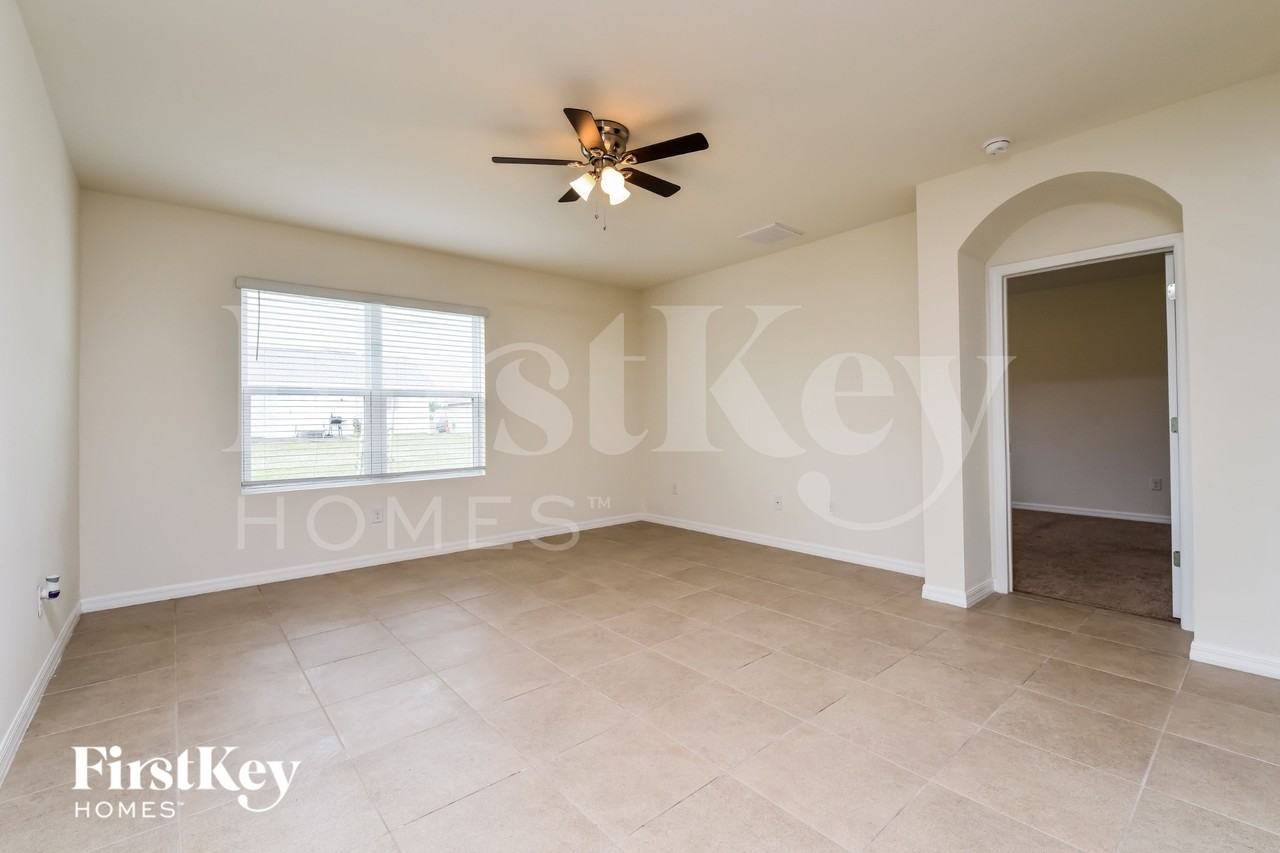 2718 Sw 8th Ct - Photo 3 of 16