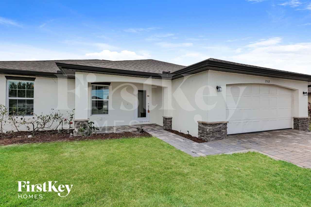 2512 Nw 24th Ter - Photo 2 of 19