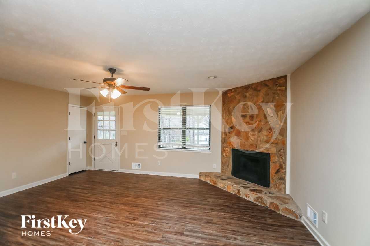 209 Kelly Ct - Photo 3 of 18