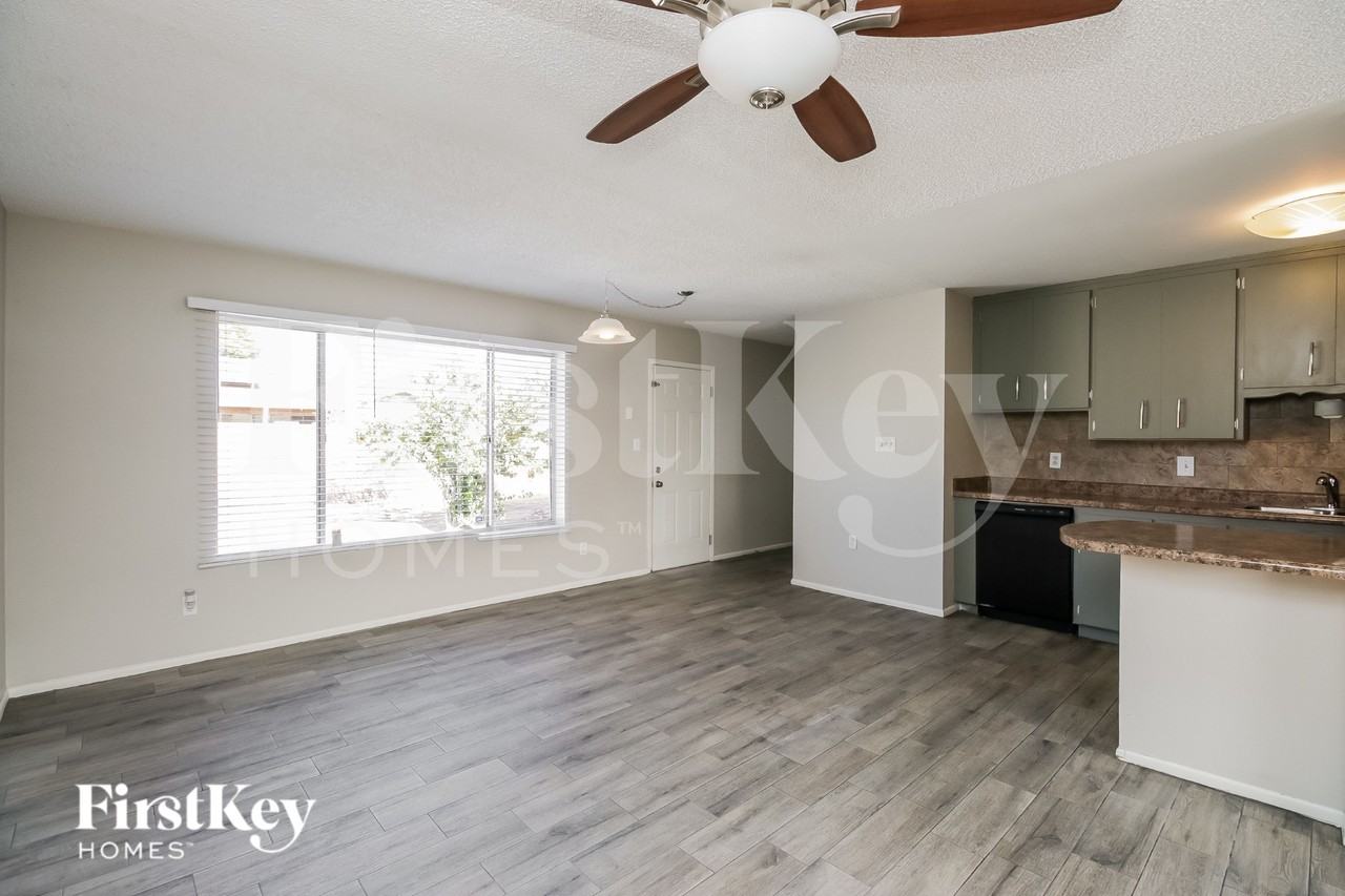 2030 E Aspen Ave - Photo 5 of 16