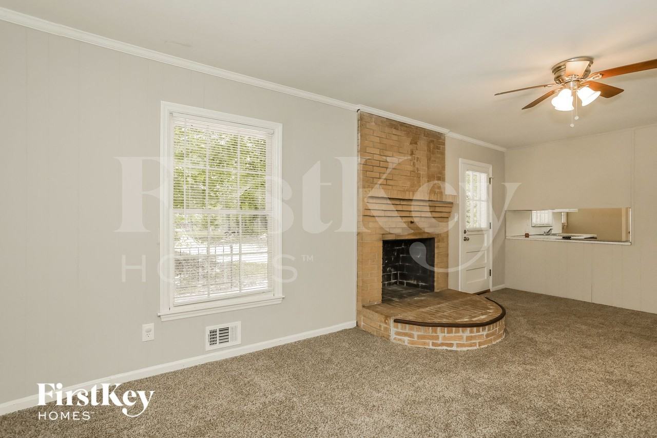 1860 Gherry Dr - Photo 3 of 15