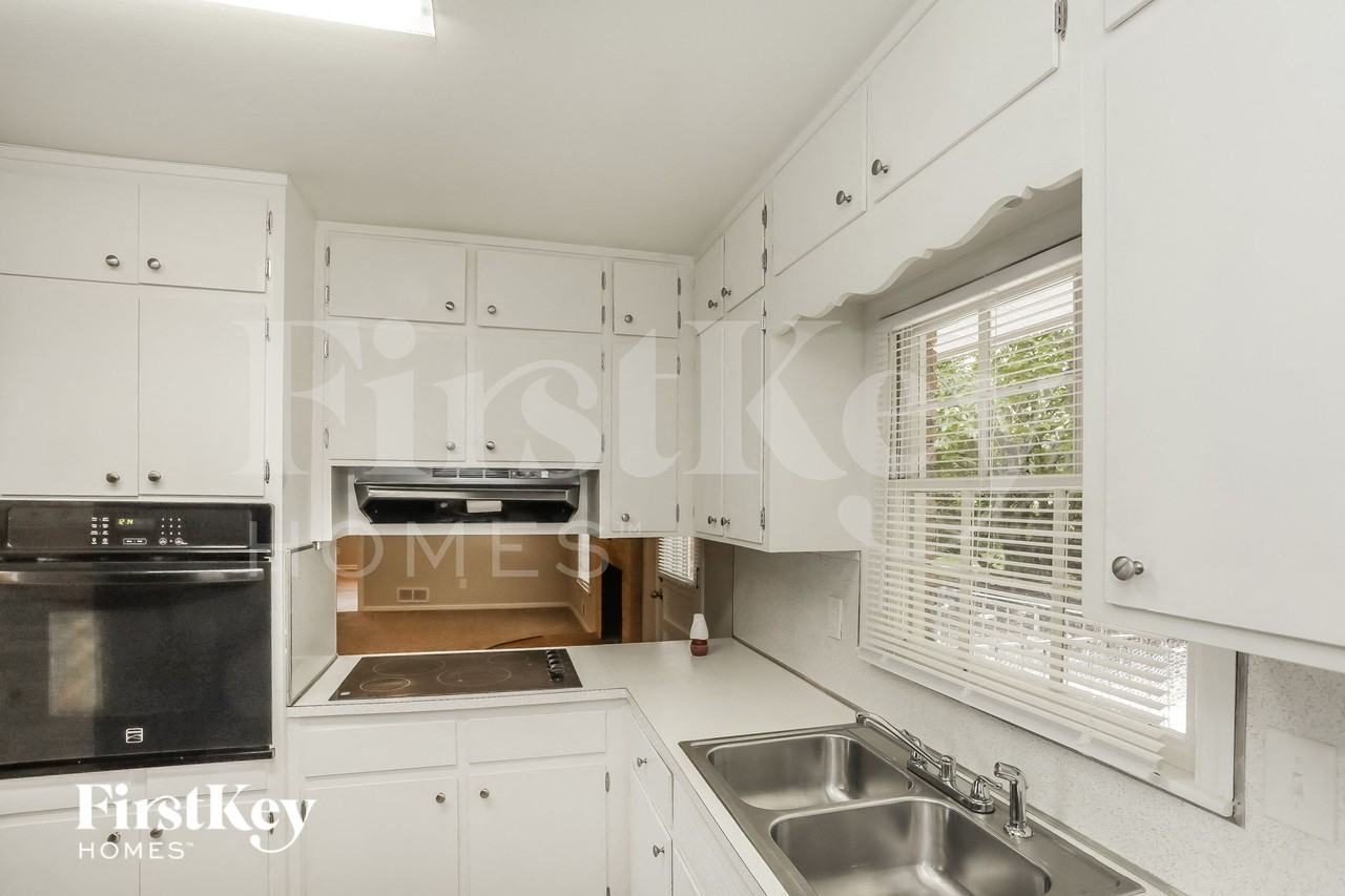 1860 Gherry Dr - Photo 7 of 15