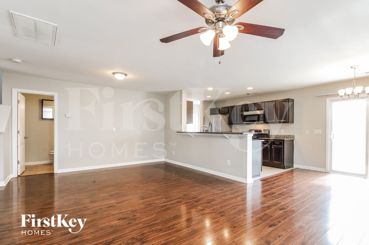 156 Coosawatchie St - Photo 4 of 19