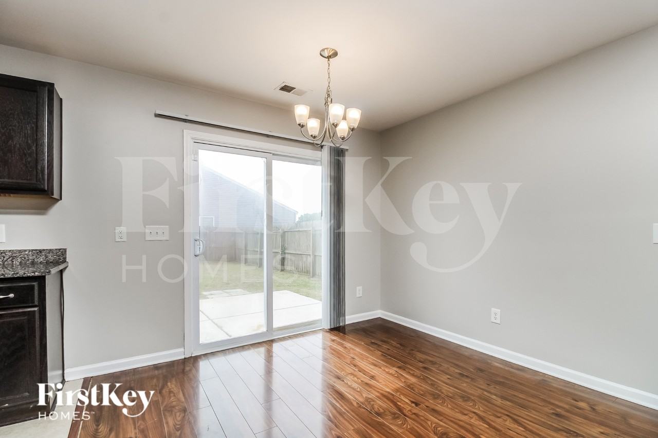 156 Coosawatchie St - Photo 5 of 19