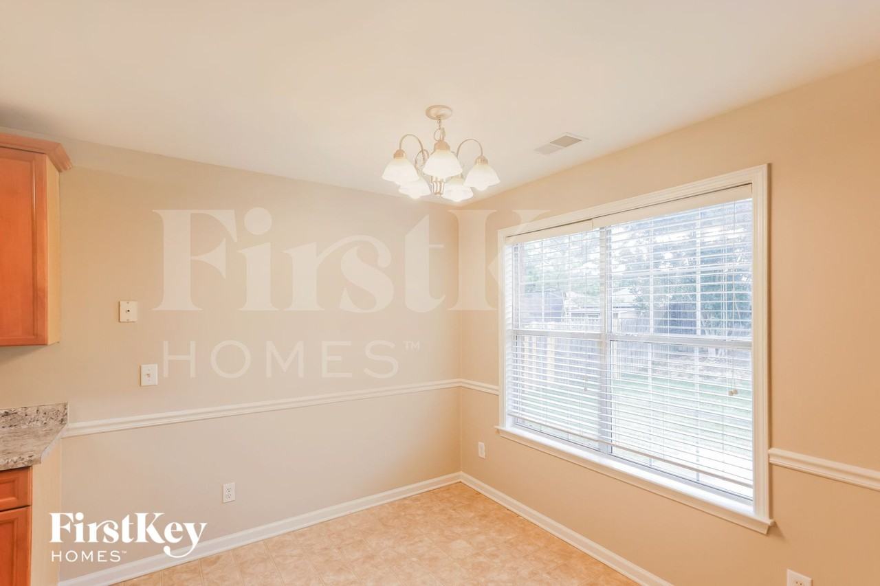 146 Hickory Point Dr - Photo 5 of 15